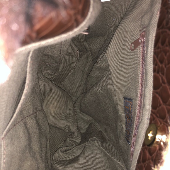 TIANNI FAUX FUR SHOULDER TOTE - Picture 7 of 7